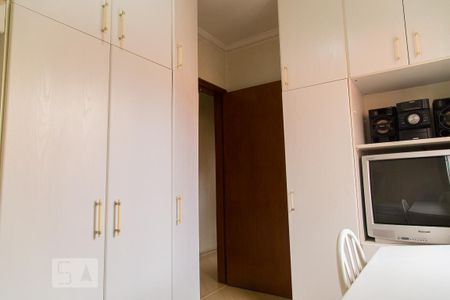 Casa à venda com 330m², 3 quartos e 2 vagasQuarto