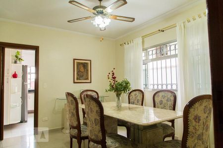 Casa à venda com 330m², 3 quartos e 2 vagasSala de jantar