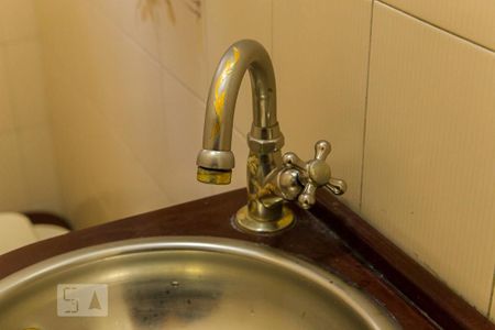 Lavabo - Torneira de casa à venda com 3 quartos, 330m² em Vila Alexandria, São Paulo