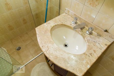 Casa à venda com 330m², 3 quartos e 2 vagasBanheiro social - Detalhe