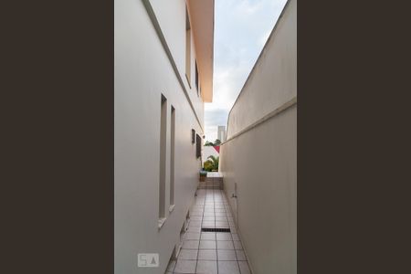 Casa à venda com 330m², 3 quartos e 2 vagasCorredor lateral
