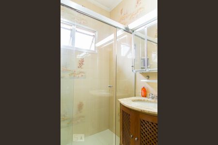 Casa à venda com 330m², 3 quartos e 2 vagasBanheiro da suíte