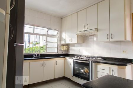 Casa à venda com 330m², 3 quartos e 2 vagasCozinha