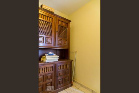 Casa à venda com 330m², 3 quartos e 2 vagasQuarto de serviço