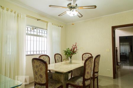 Casa à venda com 330m², 3 quartos e 2 vagasSala de jantar