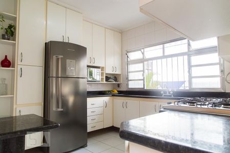 Casa à venda com 330m², 3 quartos e 2 vagasCozinha