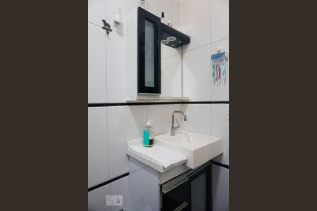 Casa à venda com 154m², 3 quartos e 4 vagasBanheiro Social