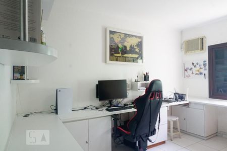 Casa à venda com 154m², 3 quartos e 4 vagasQuarto 2