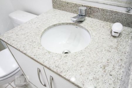 Apartamento para alugar com 62m², 2 quartos e 1 vagabanheiro social