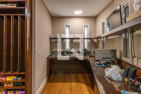 Casa de condomínio à venda com 1054m², 4 quartos e 5 vagasEscritório