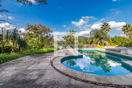 Casa de condomínio à venda com 1054m², 4 quartos e 5 vagasQuintal