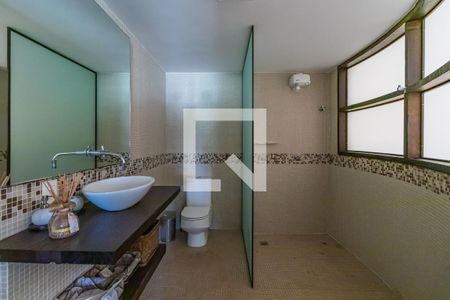 Casa de condomínio à venda com 1054m², 4 quartos e 5 vagasBanheiro da Garagem