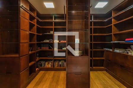 Casa de condomínio à venda com 1054m², 4 quartos e 5 vagasEscritório