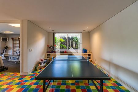 Casa de condomínio à venda com 1054m², 4 quartos e 5 vagasSalão