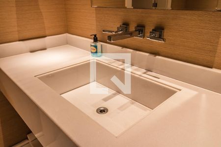 Casa de condomínio à venda com 1054m², 4 quartos e 5 vagasDetalhe do Lavabo