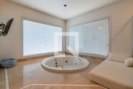 Casa de condomínio à venda com 1054m², 4 quartos e 5 vagasDetalhe do Banheiro da Suíte 4