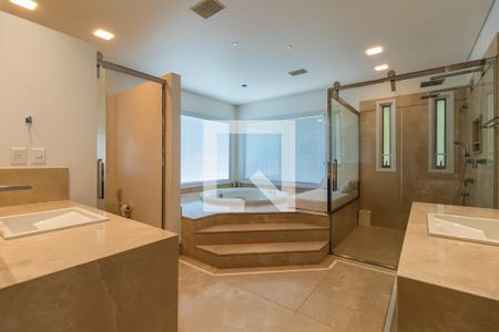 Casa de condomínio à venda com 1054m², 4 quartos e 5 vagasBanheiro da Suíte 4