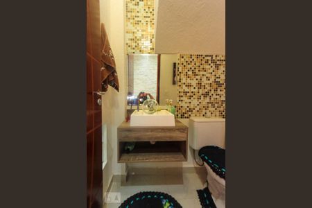 Casa à venda com 132m², 3 quartos e 2 vagasLavabo