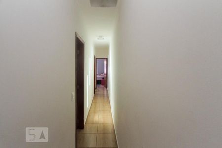 Casa à venda com 132m², 3 quartos e 2 vagasCorredor