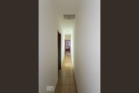 Casa à venda com 132m², 3 quartos e 2 vagasCorredor