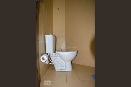 Banheiro de apartamento para alugar com 1 quarto, 49m² em Parque Bela Vista, Salvador