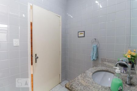 Casa para alugar com 296m², 3 quartos e 4 vagasBanheiro