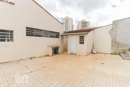 Casa para alugar com 296m², 3 quartos e 4 vagasQuintal dos fundos