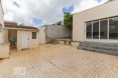 Casa para alugar com 296m², 3 quartos e 4 vagasQuintal dos fundos