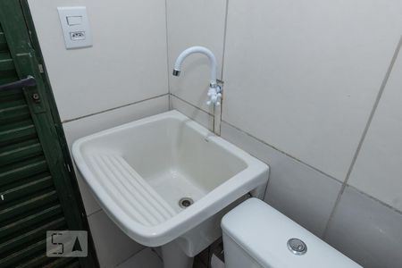 Detalhe do Banheiro  de kitnet/studio para alugar com 1 quarto, 24m² em Cidade Jardim, Goiânia