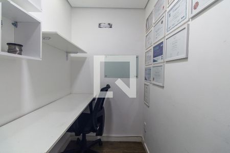 Casa à venda com 310m², 3 quartos e 2 vagasEscritório