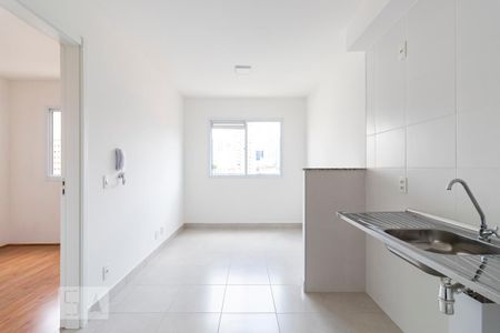 Sala e Cozinha de apartamento para alugar com 1 quarto, 26m² em Cambuci, São Paulo