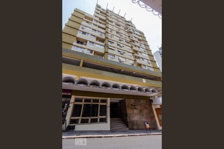 Apartamento à venda com 37m², 1 quarto e 1 vagaFachada