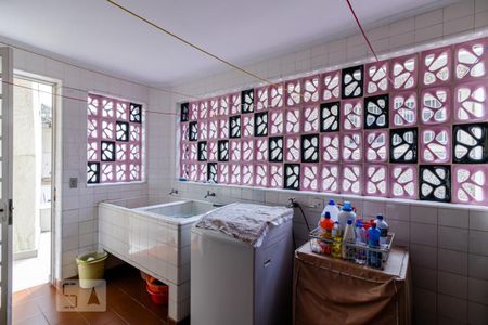 Casa à venda com 325m², 3 quartos e 2 vagasÁrea de Serviço