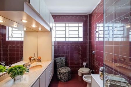 Casa à venda com 325m², 3 quartos e 2 vagasBanheiro 