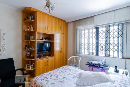 Casa à venda com 325m², 3 quartos e 2 vagasSuíte