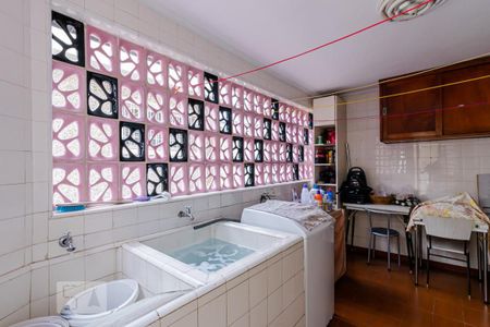 Casa à venda com 325m², 3 quartos e 2 vagasÁrea de Serviço