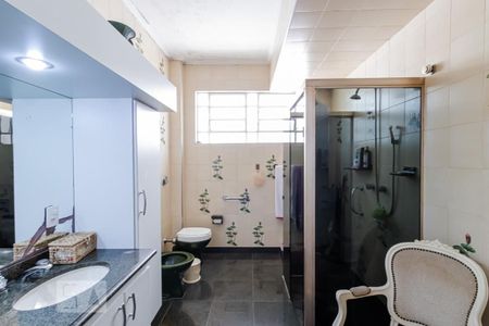 Casa à venda com 325m², 3 quartos e 2 vagasBanheiro da Suíte