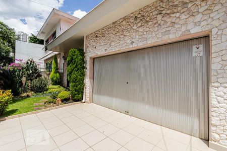 Casa à venda com 325m², 3 quartos e 2 vagasGaragem entrada 