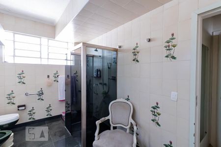 Casa à venda com 325m², 3 quartos e 2 vagasBanheiro da Suíte