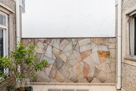 Casa à venda com 325m², 3 quartos e 2 vagasQuintal 