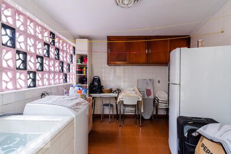 Casa à venda com 325m², 3 quartos e 2 vagasÁrea de Serviço