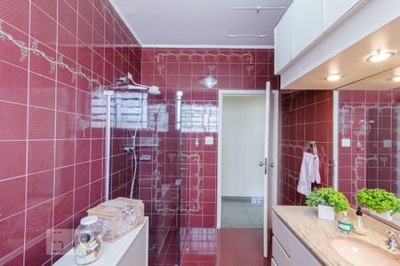 Casa à venda com 325m², 3 quartos e 2 vagasBanheiro 