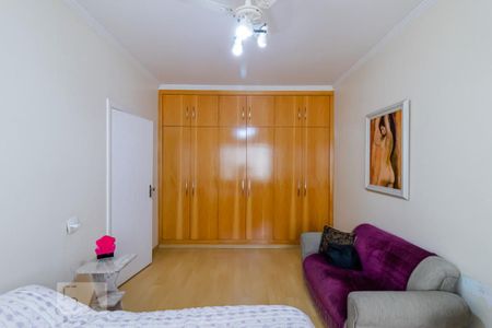 Casa à venda com 325m², 3 quartos e 2 vagasQuarto 2 