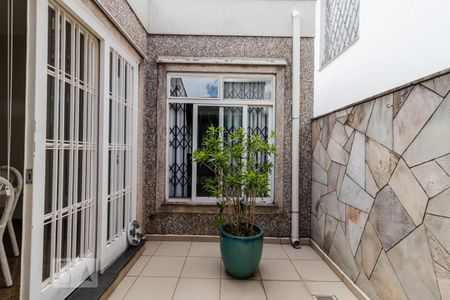 Casa à venda com 325m², 3 quartos e 2 vagasQuintal 