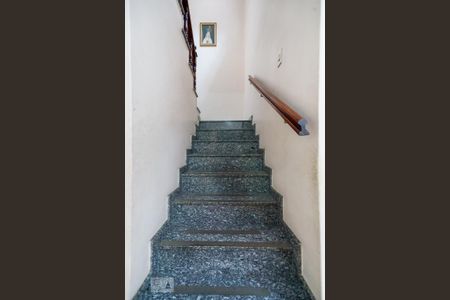 Casa à venda com 250m², 3 quartos e 5 vagasEscadas Quartos