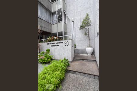 Apartamento para alugar com 129m², 4 quartos e 2 vagasEntrada