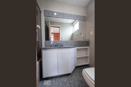 Apartamento para alugar com 129m², 4 quartos e 2 vagasBanheiro da suíte 