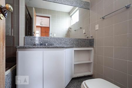 Apartamento para alugar com 129m², 4 quartos e 2 vagasBanheiro da suíte 