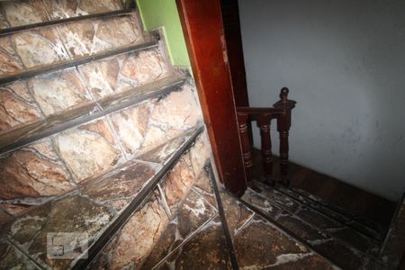 Casa à venda com 118m², 7 quartos e sem vagaEscada