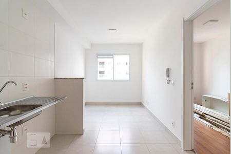 Sala e Cozinha de apartamento para alugar com 1 quarto, 26m² em Cambuci, São Paulo